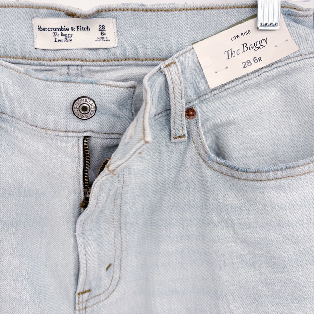 ABERCROMBIE The Baggy Low Rise Jean in Light Blue 28/6R - Picture 7 of 12